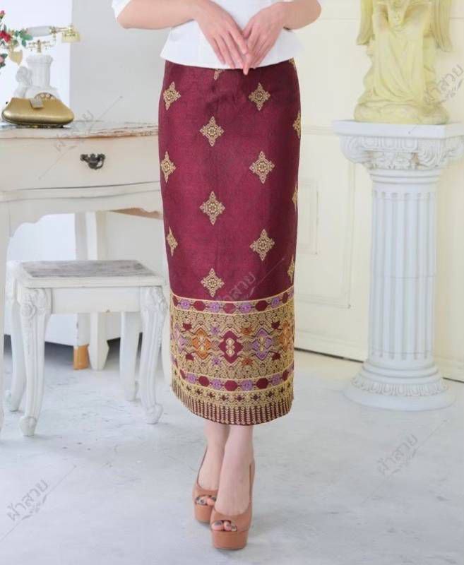Elegant Thai/Laos Silk Skirt - Free Size Waist 24"- 44", 61-70 Traditional Thai Clothing