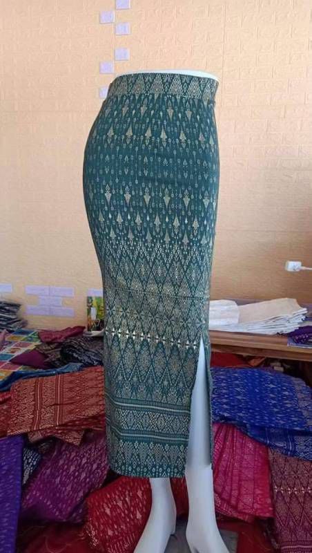 Elegant Thai Laos Silk Long Skirt with Split 24 45 Two Sizes Available Fitted Skirts Size A 25 30 Size B 30 40 Drop 35 Traditional Thai Clothing Thai Silk Skirt