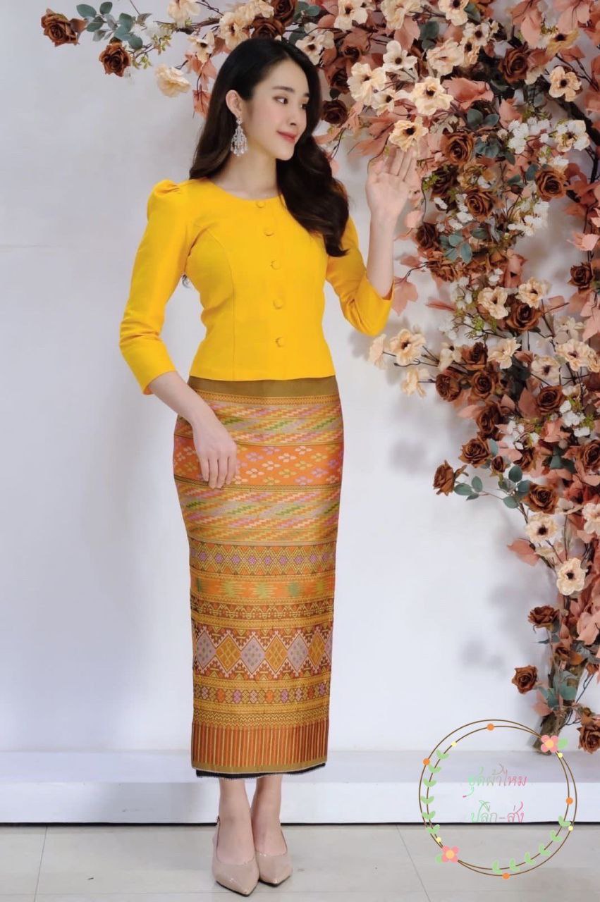 Thai Traditional Dress Silk Skirt & Silk Blouse Set