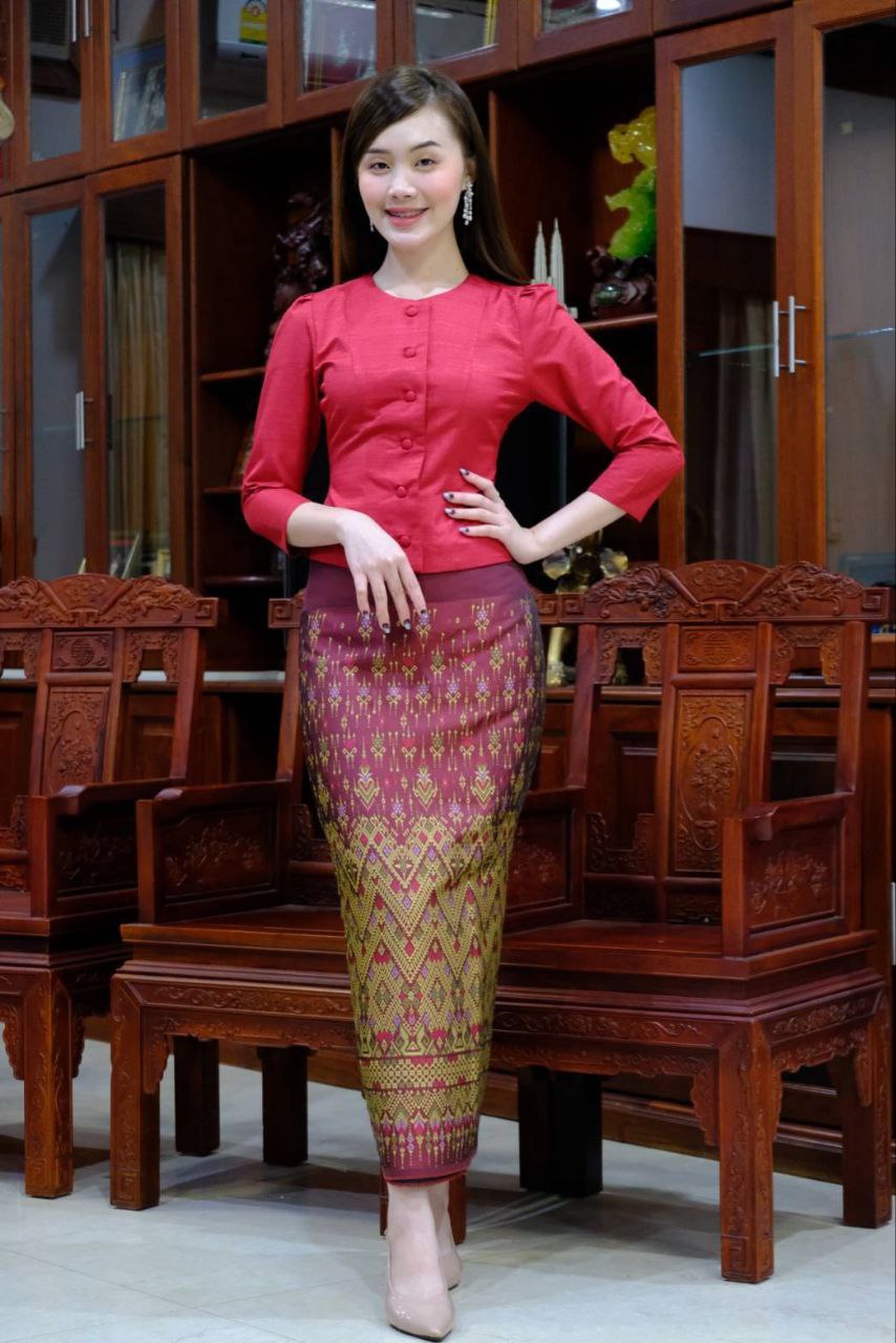 Thai Traditional Dress Silk Skirt & Silk Blouse Set