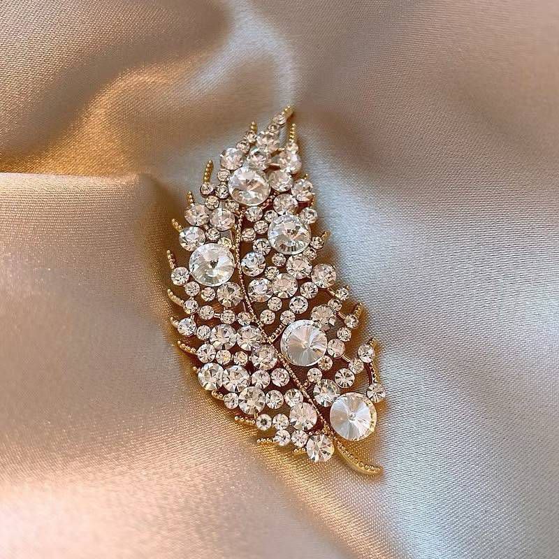 Brooches Collection 003 (25 82-112) - Thai Dress Brooches and Jewellry