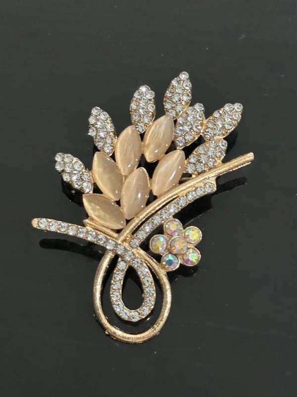 Brooches Collection 001 (45 1-46) - Thai Dress Brooches and Jewellry