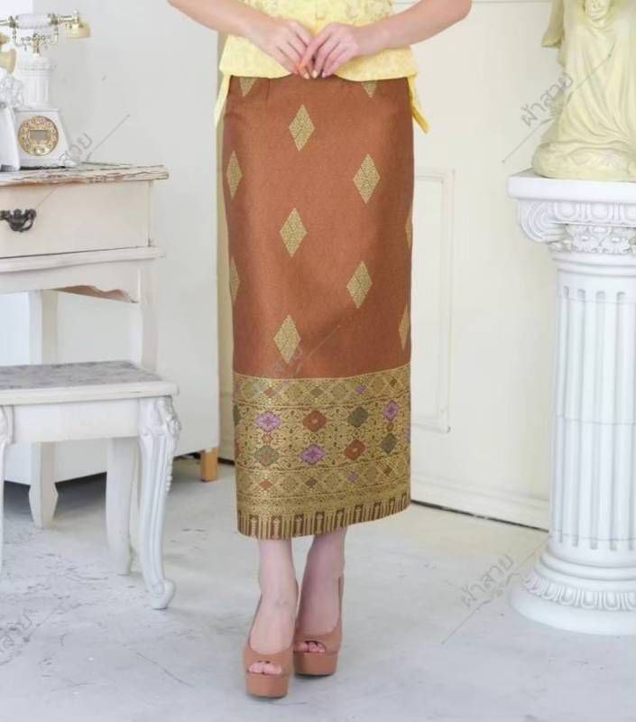 Elegant Thai/Laos Silk Skirt - Free Size Waist 24"- 44", 41-50 Traditional Thai Clothing