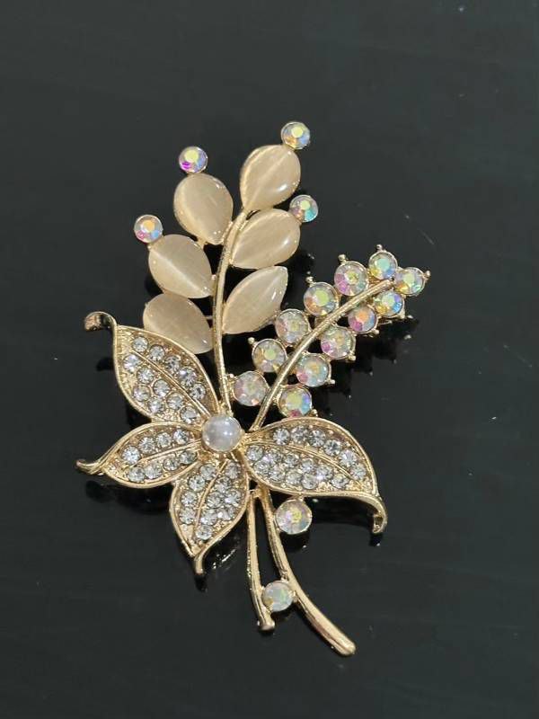 Brooches Collection 001 (45 1-46) - Thai Dress Brooches and Jewellry