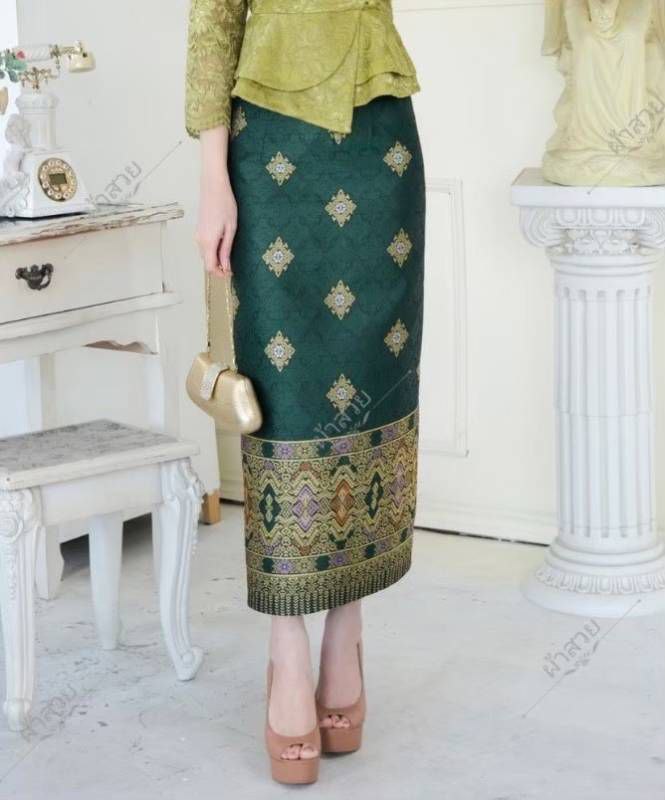 Elegant Thai/Laos Silk Skirt - Free Size Waist 24"- 44", 41-50 Traditional Thai Clothing